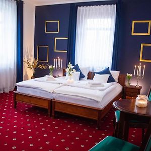 Pokój z dwoma pojedynczymi łóżkami